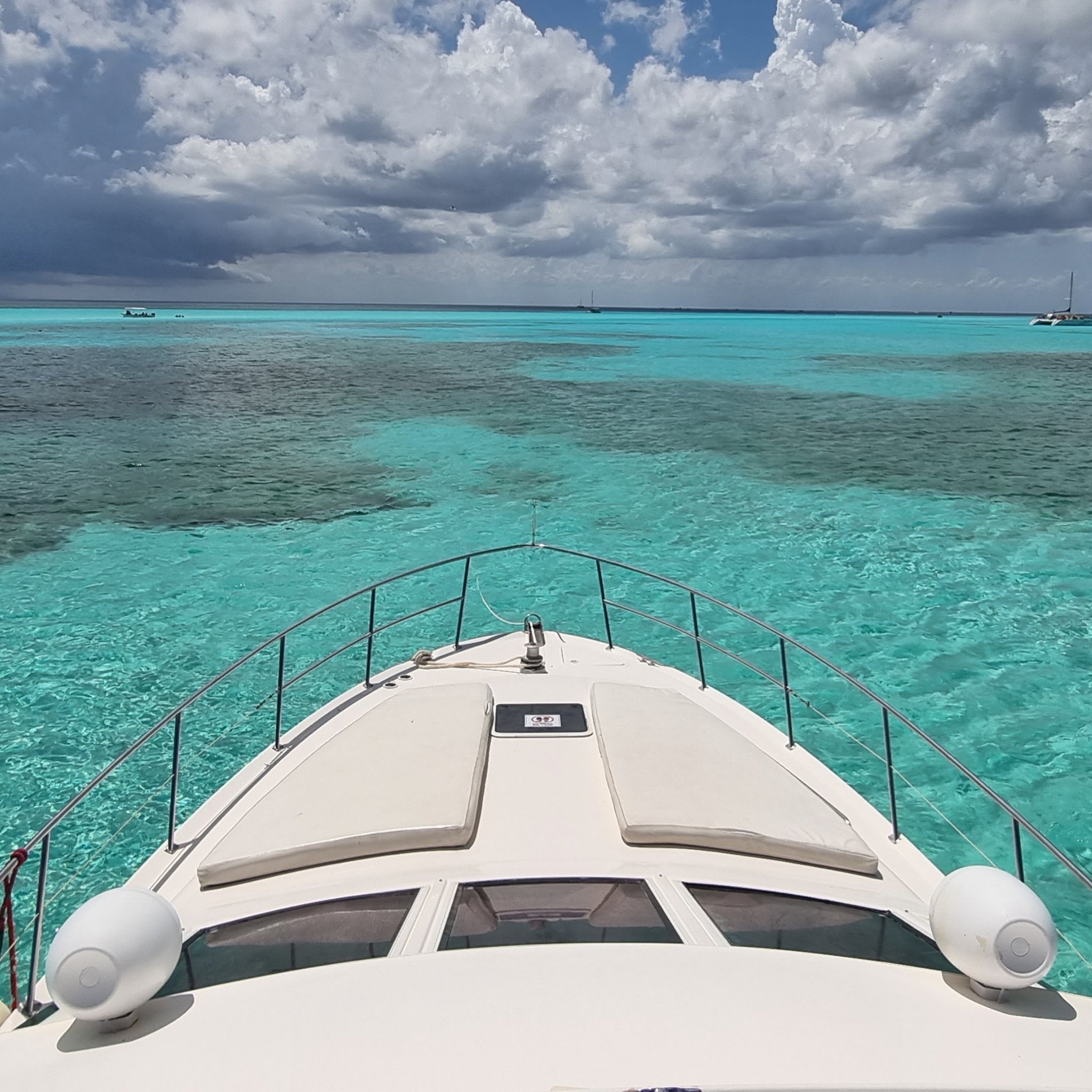 AQUAMAN - 40 ft Yacht | DEPARTURE TIME: 02:00 PM - Beyond the Experience® - Yacht