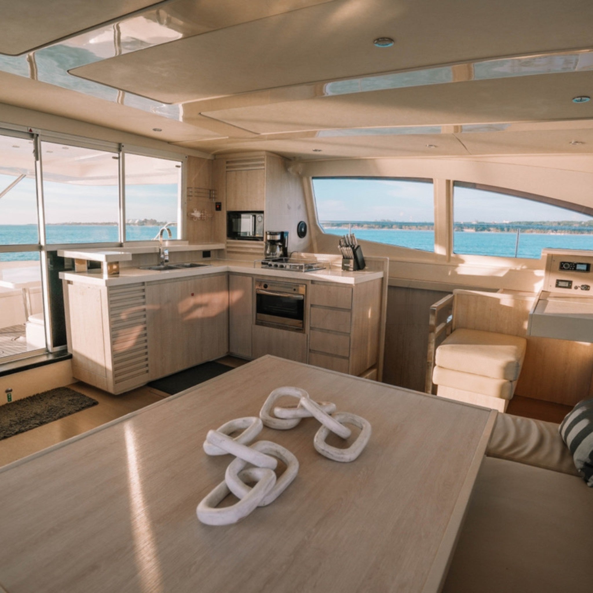 TRUCO III - 51 ft PowerCat |PLATINUM BAR| DEPARTURE TIME: 09:00 AM - Beyond the Experience® - Catamaran